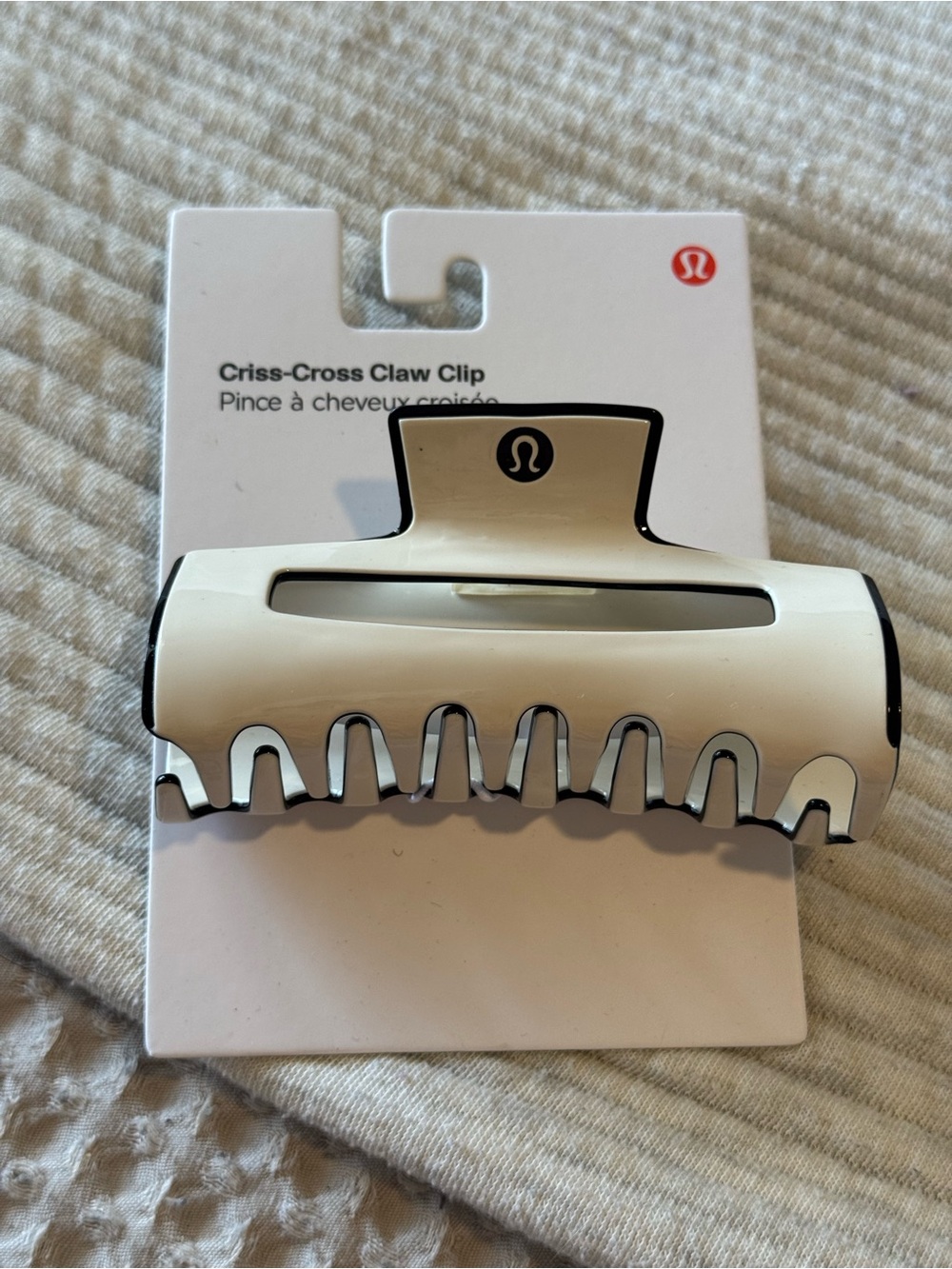 lululemon athletica White and Black Criss-Cross Hair Claw Clip